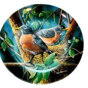 Kevin Daniels 1986 numbered Decorative Plate "The Robin". Vintage GUC